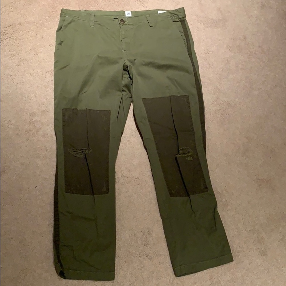 GAP distressed green khaki cropped chinos